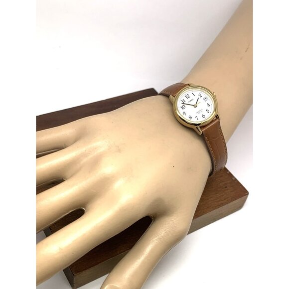 Timex Women's Watch T2J761 Indiglo Quartz Brown Leather Band Petite Date 25mm - Picture 4 of 14